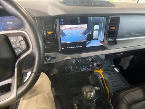 Used 2023 Ford Bronco Badlands AWD/4WD image 7