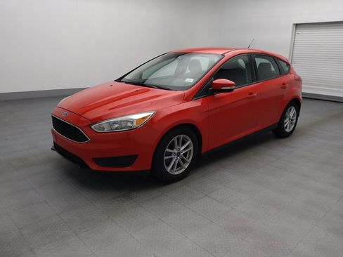 Used 2017 Ford Focus SE FWD image 2