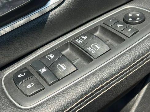 Used 2021 RAM 1500 Laramie w/ Sport Appearance Package AWD/4WD image 19