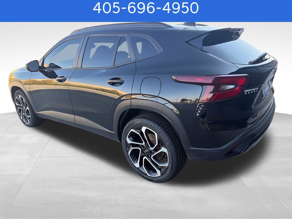 Used 2024 Chevrolet Trax RS w/ Sunroof Package FWD image 3