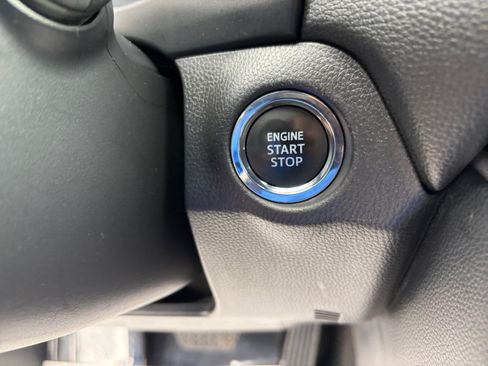 Used 2025 Toyota RAV4 XLE AWD/4WD image 20