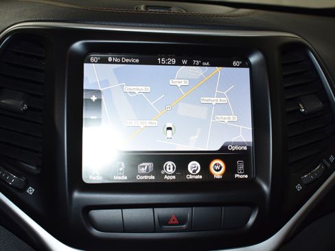 Used 2015 Jeep Cherokee Limited image 17