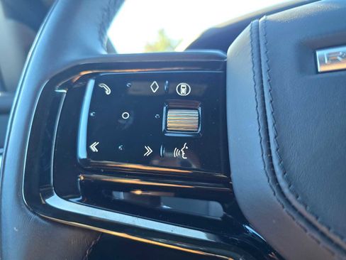 Used 2025 Land Rover Range Rover Velar Dynamic SE image 32