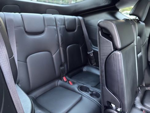 Used 2022 Tesla Model Y Long Range image 30