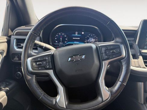 Used 2022 Chevrolet Suburban Z71 w/ Luxury Package AWD/4WD image 12