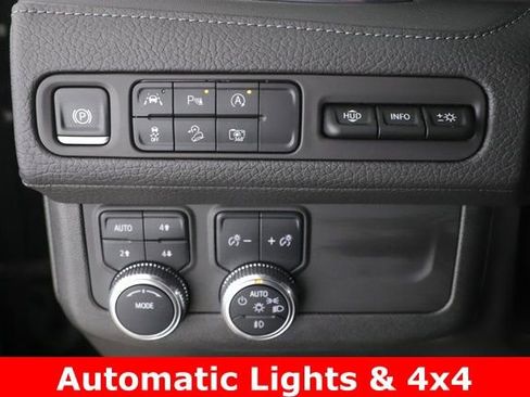 Used 2024 GMC Yukon XL Denali image 20