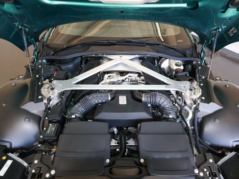 Used 2023 Aston Martin V8 Vantage Roadster RWD image 45