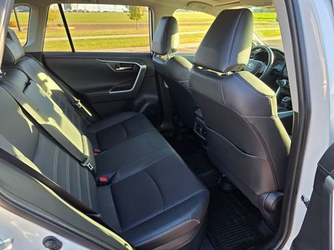 Used 2020 Toyota RAV4 Limited image 25