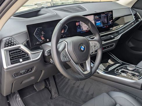 Used 2023 BMW X7 xDrive40i image 4