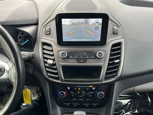 Used 2021 Ford Transit Connect XLT image 14