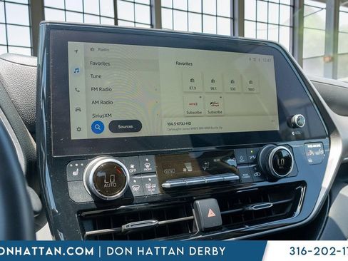 Used 2023 Toyota Highlander XLE FWD image 8