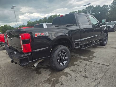Used 2023 Ford F250 XL w/ STX Appearance Package AWD/4WD image 4