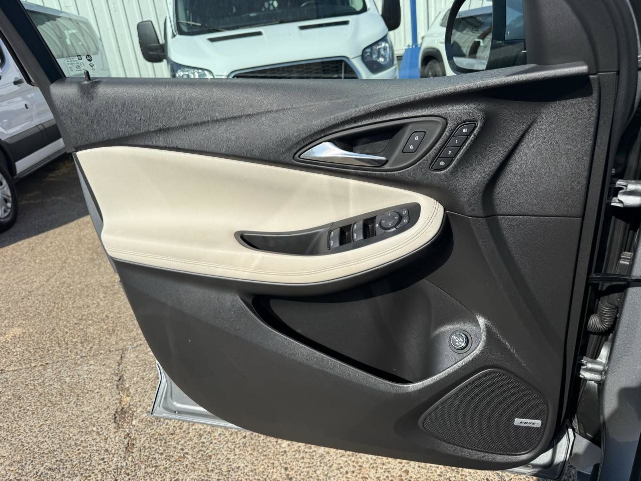 Used 2025 Buick Encore GX Avenir w/ Avenir Convenience Package FWD image 14