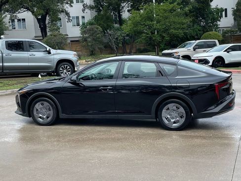 Used 2025 Kia K4 LX FWD image 3