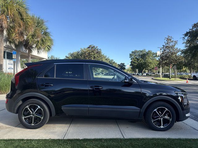 Used 2023 Kia Niro EX FWD image 2