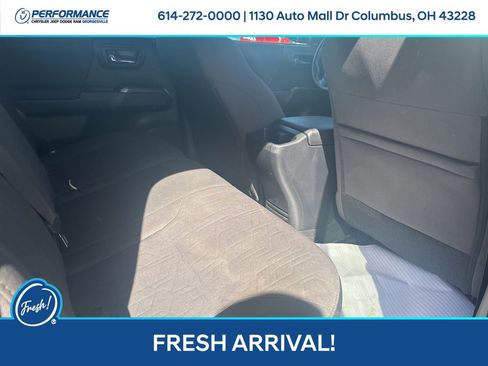 Used 2017 Toyota Tacoma TRD Sport image 16