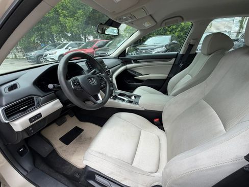 Used 2018 Honda Accord LX image 17