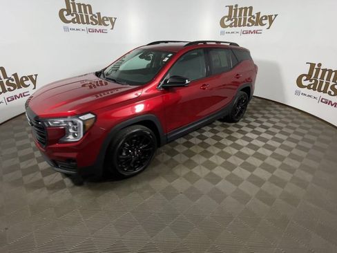 Certified 2024 GMC Terrain SLT w/ Elevation Edition AWD/4WD image 4