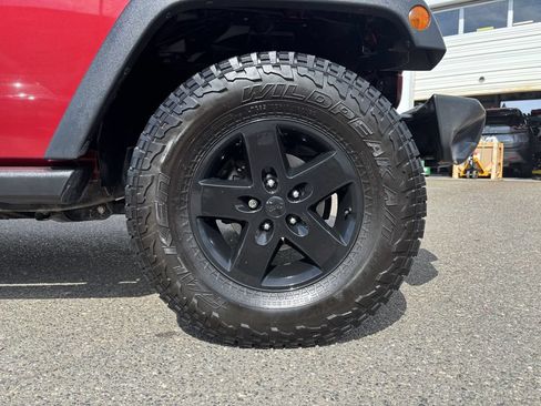 Used 2013 Jeep Wrangler Unlimited Sport AWD/4WD image 9