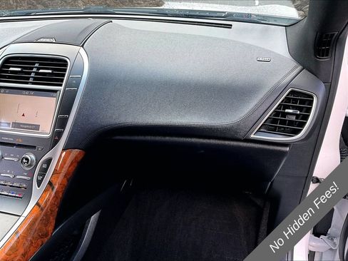 Used 2019 Lincoln Nautilus Reserve AWD/4WD image 14
