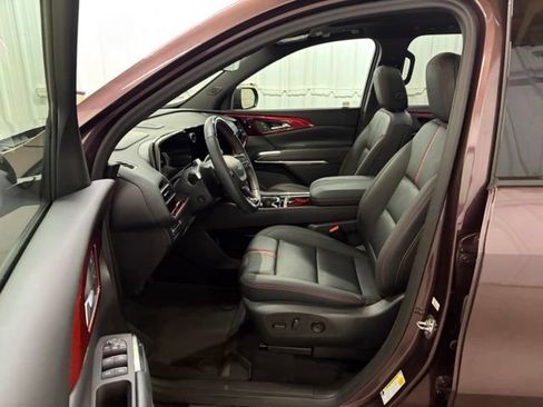 Used 2024 Chevrolet Traverse RS AWD/4WD image 39