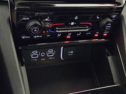 Used 2025 Jeep Grand Cherokee L Altitude RWD image 15