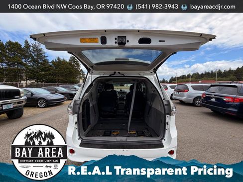 Used 2011 Toyota Sienna SE w/ Preferred Pkg FWD image 6