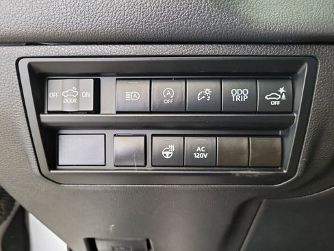 Used 2022 Toyota Tundra Limited AWD/4WD image 32