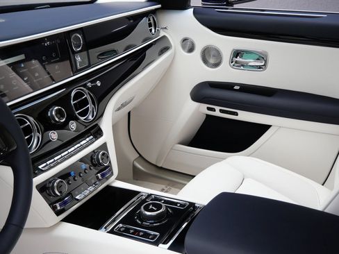 New 2025 Rolls-Royce Ghost image 26
