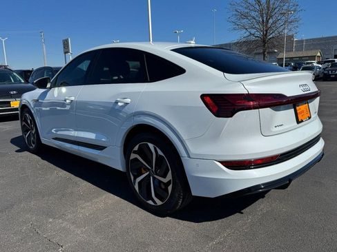 Used 2022 Audi e-tron Premium Plus w/ Premium Plus Package image 5