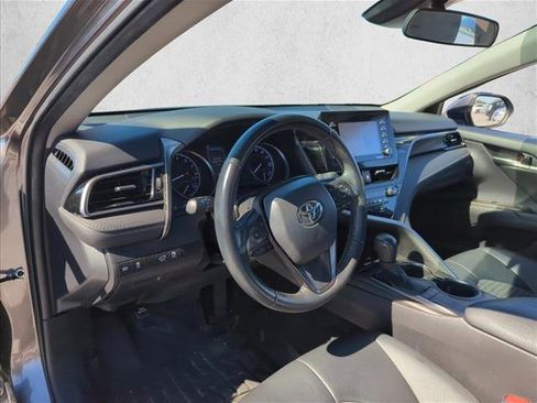 Used 2022 Toyota Camry SE image 11