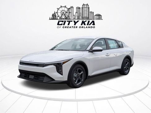 New 2026 Kia K4 FWD image 2