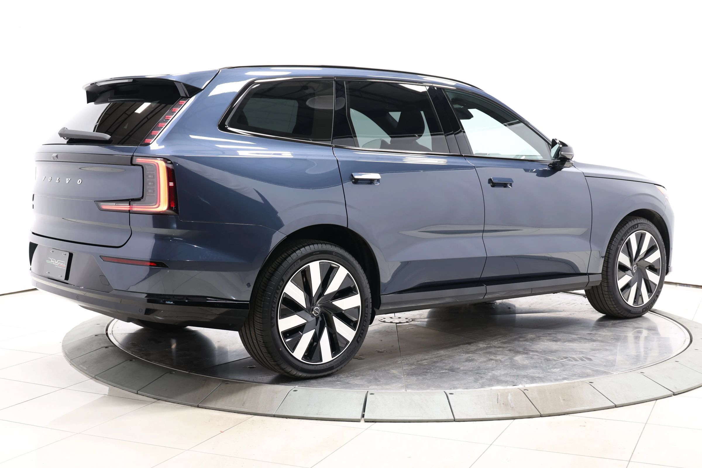 Used 2025 Volvo EX90 Ultra AWD/4WD image 5