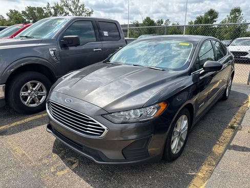 Used 2019 Ford Fusion SE FWD image 16