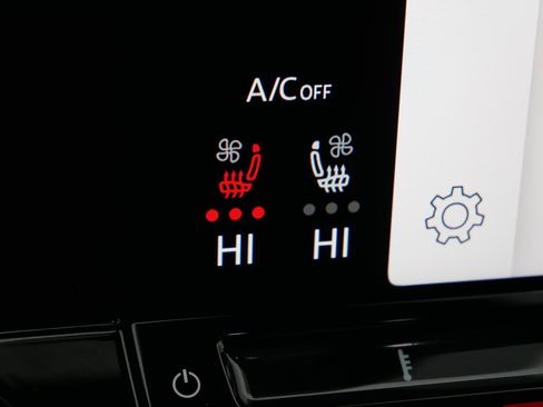 Certified 2025 Volkswagen Atlas Cross Sport SEL R-Line image 32