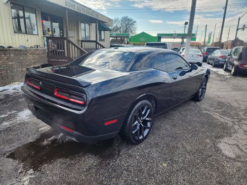 Used 2022 Dodge Challenger SXT w/ Blacktop Package image 7