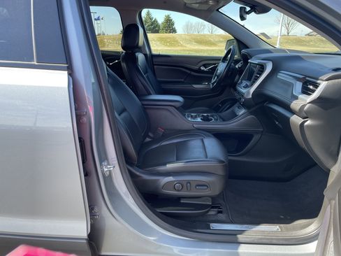 Used 2023 GMC Acadia SLT w/ Elevation Edition image 26