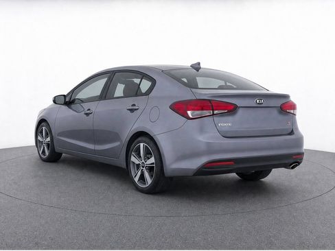 Used 2018 Kia Forte S FWD image 3