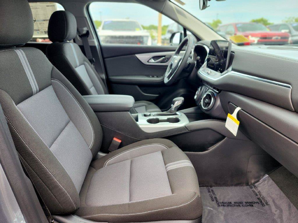 New 2026 Chevrolet Blazer LT w/ LPO, Floor Liner Package AWD/4WD image 9
