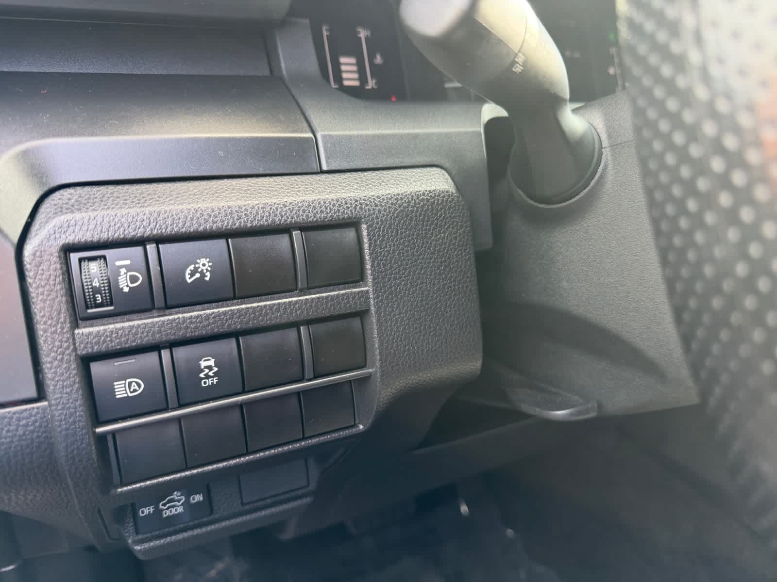 Used 2025 Toyota Tacoma SR AWD/4WD image 25