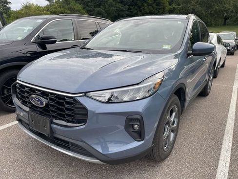 Used 2025 Ford Escape ST-Line Select w/ Tech Pack #1 AWD/4WD image 2