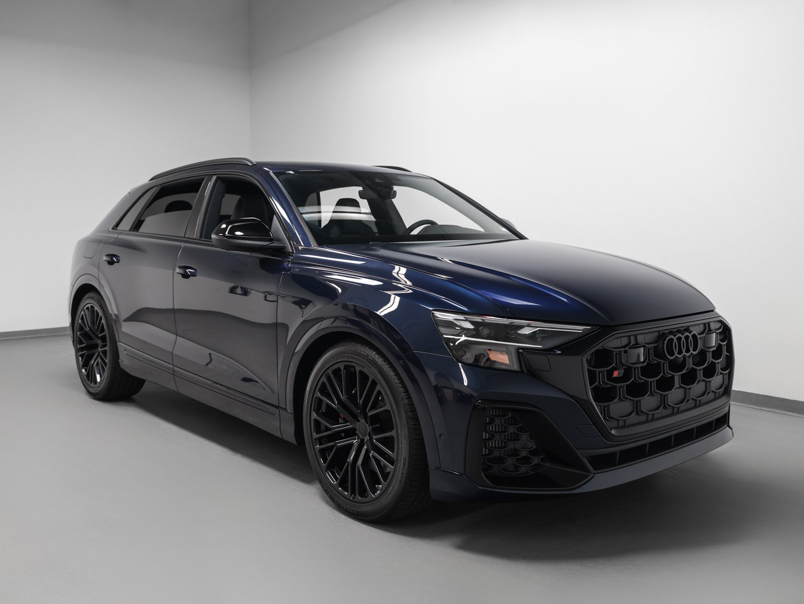 Used 2026 Audi SQ8 Premium Plus AWD/4WD image 10