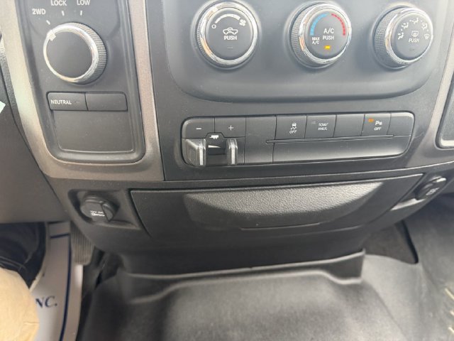 Used 2014 RAM 2500 Tradesman w/ Chrome Appearance Group AWD/4WD image 22