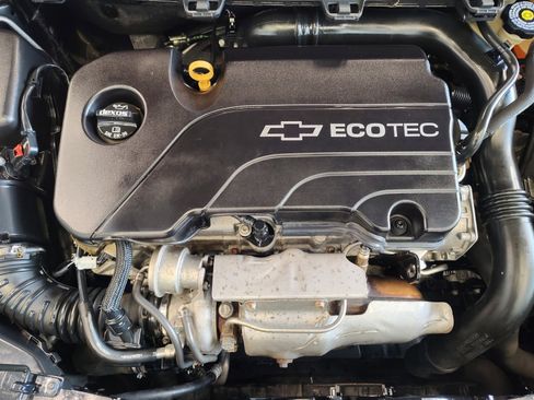 Used 2017 Chevrolet Cruze LT w/ Sun And Sound Package image 28