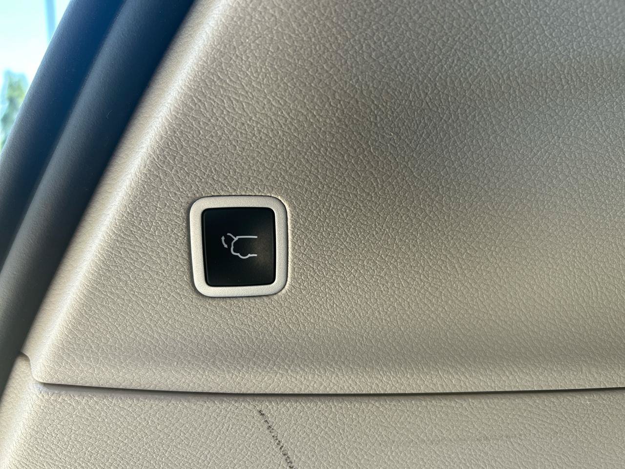 Used 2022 Chrysler Pacifica Touring-L FWD image 25