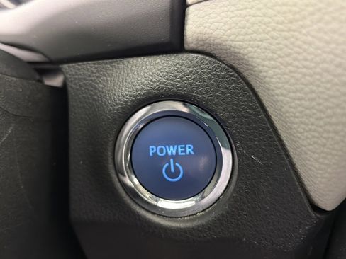 Used 2022 Toyota RAV4 XLE image 23