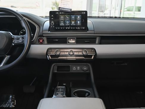 Used 2025 Honda Pilot EX-L image 30