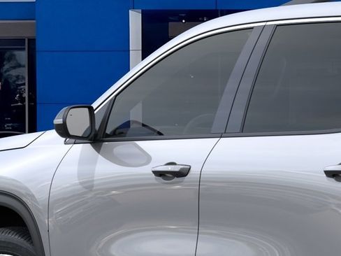 New 2027 Chevrolet Traverse LT w/ Sun and Wheel Package FWD image 12