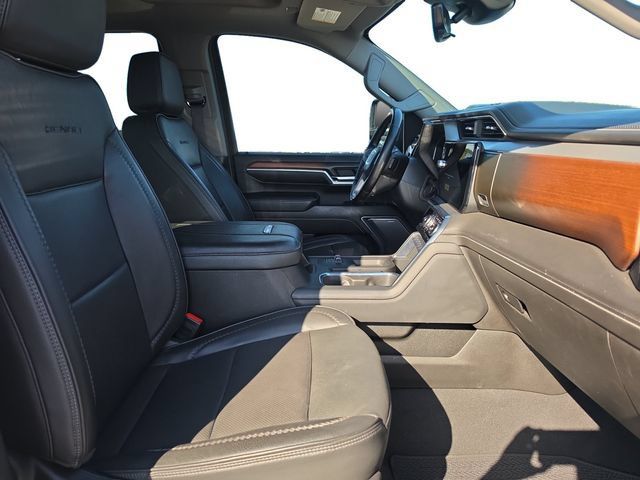 Used 2025 GMC Sierra 2500 Denali w/ Technology Package AWD/4WD image 17