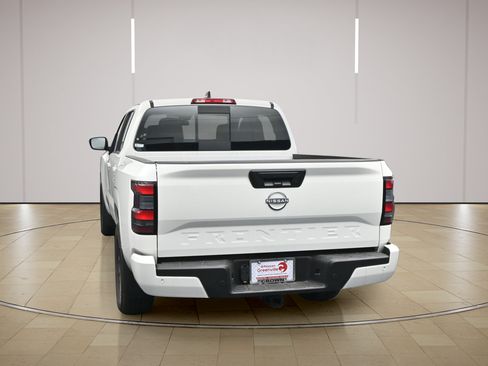Certified 2025 Nissan Frontier SV w/ SV Convenience Package RWD image 6